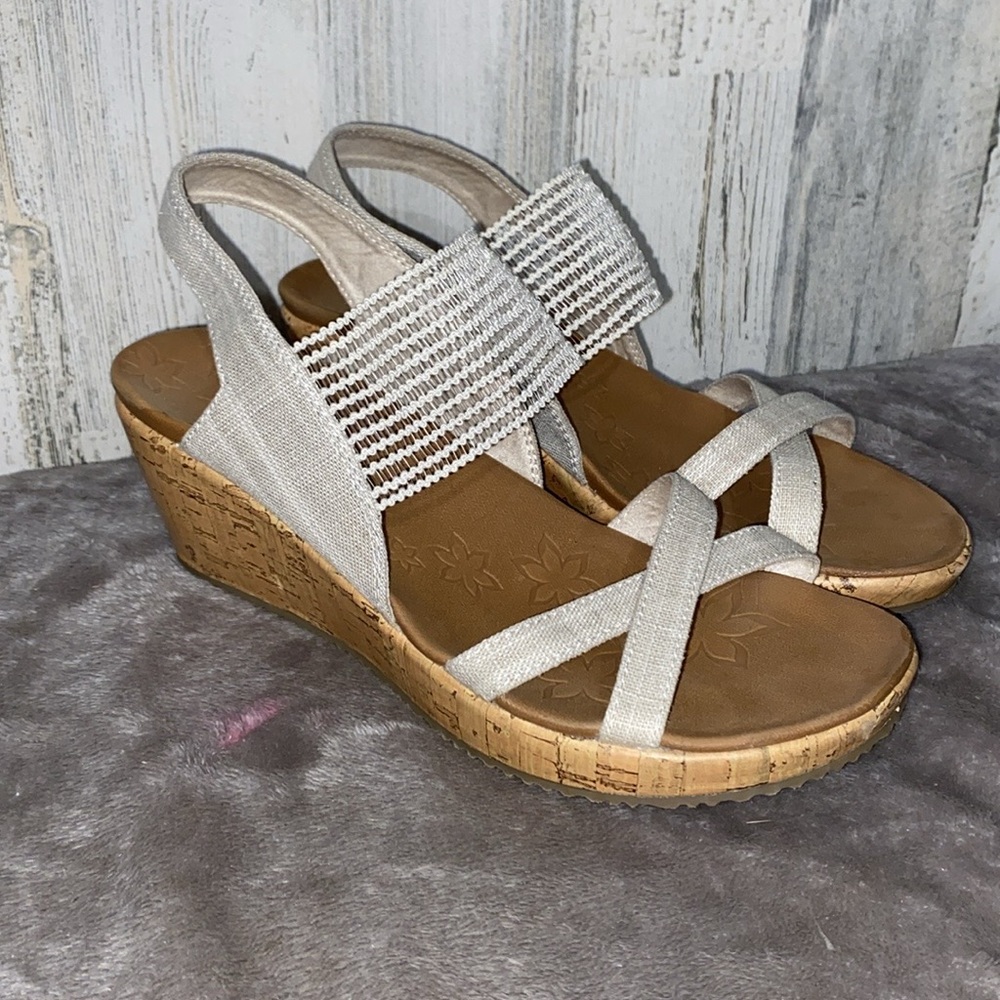 0103 Sketchers Luxe Foam Sandals - Picture 8 of 9